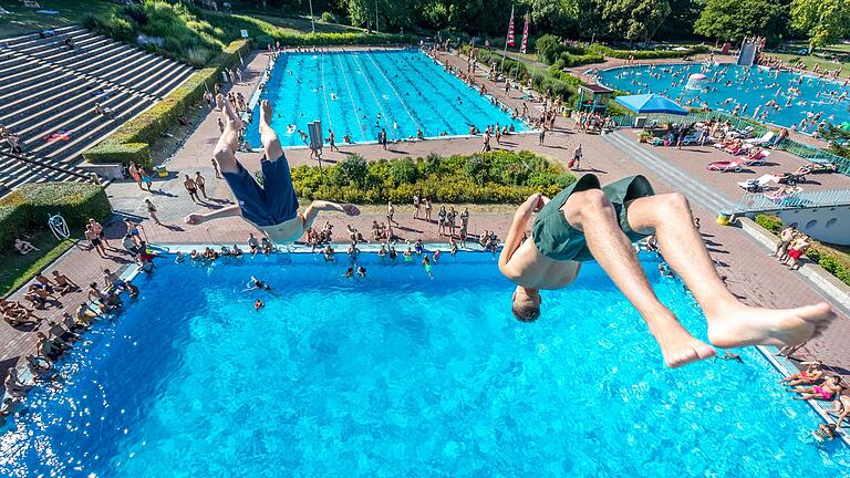 Ab Freitag haben das Dallenbergbad in Würzburg (Archivfoto) und das Geisbergbad in Veitshöchheim wieder geöffnet. Zum Ferienstart hatten beide Schwimmbäder mehrere Tage geschlossen.