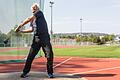 Hubert Scheuer, Leichtathlet der Turngemeinde Würzburg, misst sich trotz seiner 82 Jahre noch bei internationalen Wettkämpfen. Seit August ist Scheuer Deutscher Meister im Gewichtwurf.