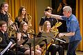 Beim sommerlichen Konzert des Celtis-Gymnasiums spielten die Celtis Bigband und die &bdquo;Celtis Old Friends&ldquo;. Der langjährige Dirigent Bernhard Kimmel verabschiedete sich.