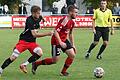 Mario Paul (links) vom SSV Kitzingen verfolgt Alexander Knaub vom SC Schwarzach. 230 Zuschauerinnen und Zuschauer sahen das Hinspiel auf dem SSV-Sportgelände in der Saison 2022/23. Das Landkreisderby findet in der neuen Saison nicht mehr statt, da der SC Schwarzach die Bezirksliga-Staffel wechselt.