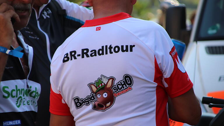 Die BR-Radltour hat nach einem Konzert am Donnerstag und einem Frühstück am Freitag Kitzingen in Richtung Marktheidenfeld verlassen.