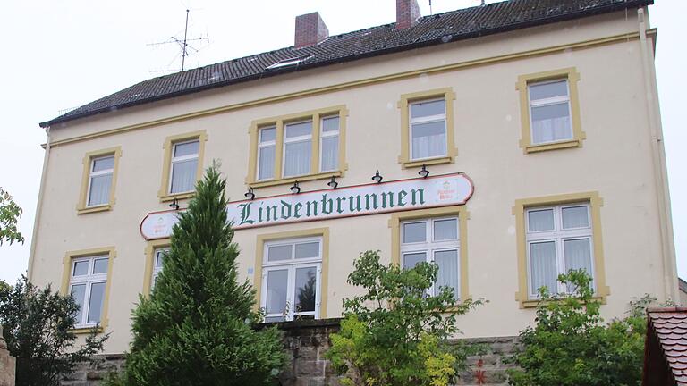 Im Gasthaus zum Lindenbrunnen (Archivbild) trafen sich die Bischofsheimer Stadträte zu einer digitalen Testsitzung.