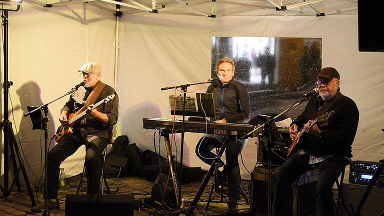 Der „Sound of LA“ unterhielt am Marktplatz. Der „Sound of LA“ unterhielt am Marktplatz.
