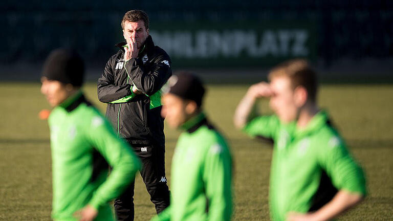 Dieter Hecking       -  Dieter Hecking hofft auf das Rückspiel in der Europa League. Foto: Marius Becker