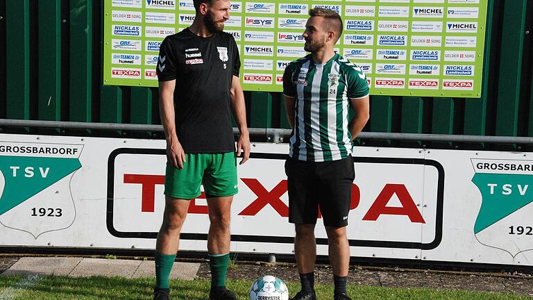 Die Brüder Mathias (links) und Manuel Leicht spielen in der kommenden Saison beim TSV Großbardorf II wieder zusammen in einem Team