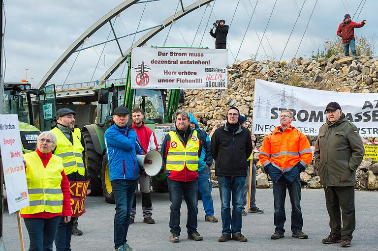 Sie werden weiter kämpfen: Die Stromtrassengegner fordern den Stopp der Trassenbaupläne und den dezentralen Ausbau der Erneuerbaren Energien.&nbsp;