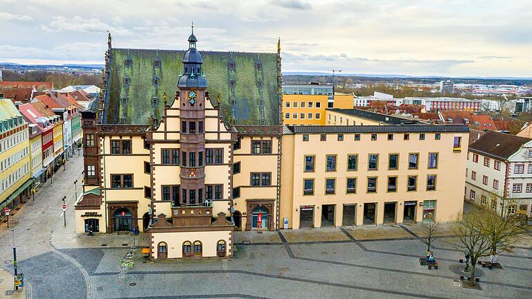 Wird im Rathaus von Oberbürgermeister Sebastian Remelé nur verwaltet, aber die Zukunft der Stadt nicht gestaltet? Diesen Vorwurf erheben die Freien Wähler und fordern mehr Aktivität des OB.