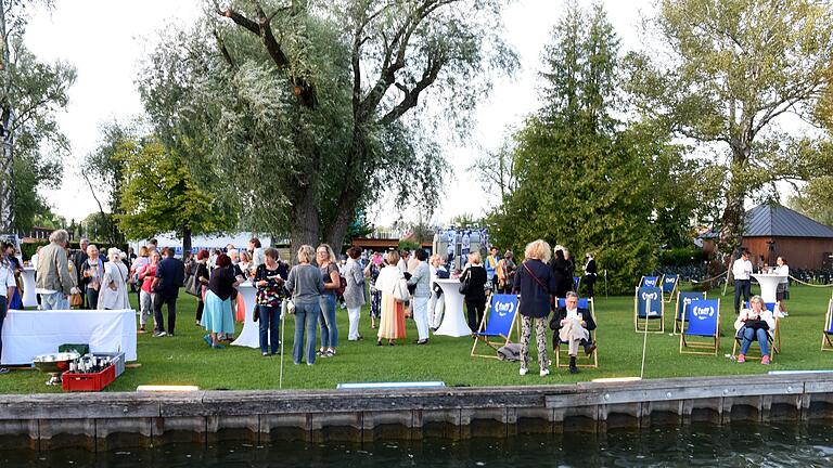 Fünf Seen Filmfestival startet       -  18.000 Zuschauer waren 2023 zum Filmfest gekommen (Archivbild 2020)