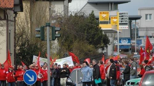 1500 Teilnehmer beim IG-Metall-Protest zum Stellenabbau bei Siemens in Bad Neustadt am Gründonnerstag