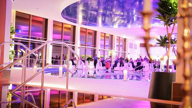 Anlässlich des zehnjährigen Bestehens fand in der Solymar-Therme ein Empfang statt.