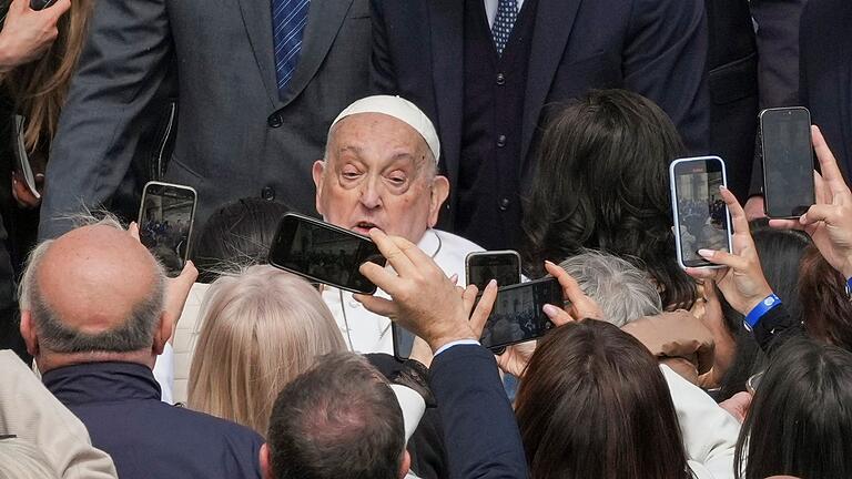 Palmsonntag - Vatikan       -  Papst Franziskus geht nach seiner Entlassung aus dem Krankenhaus immer wieder überraschend an die Öffentlichkeit. (Foto: Archiv)