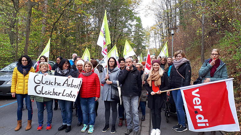 Die Demonstrationen haben offensichtlich gefruchtet. Die Geschäftsführung des Rhön-Klinikum Campus und die Gewerkschaft ver.di haben sich auf einen Tarifvertrag geeinigt.&nbsp;