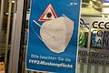 Ab Februar müssen Mitarbeiter in Bayerns Arztpraxen keine Masken mehr tragen. Für Patienten gilt diese Lockerung aber nicht - weil hier der Bund und nicht der Freistaat zuständig ist.