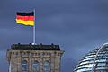 Der Reichstag in Berlin ist Sitz des Deutschen Bundestags - und somit Heimat der Legislative. Als vierte Gewalt im Staat wird die Presse bezeichnet, der Kritik- und Kontrollfunktion zukommt.