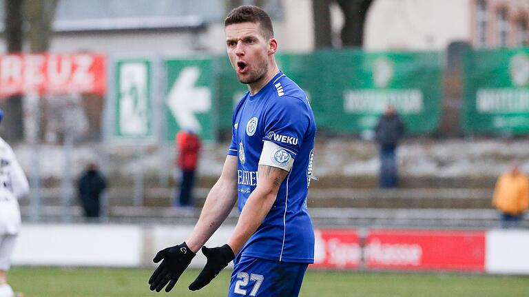 FV-Kapitän Dennie Michel 'on fire'. Da braucht's auch kein langärmeliges Trikot. FV-Kapitän Dennie Michel 'on fire'. Da braucht's auch kein langärmeliges Trikot.