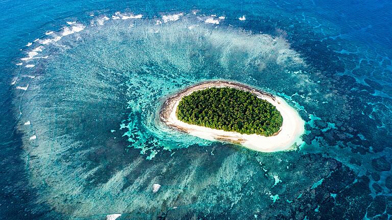 Auge im Meer: Die meisten der über 60 Inseln der Ha'apai-Gruppe im Königreich Tonga, Polynesien, sind unbewohnt.