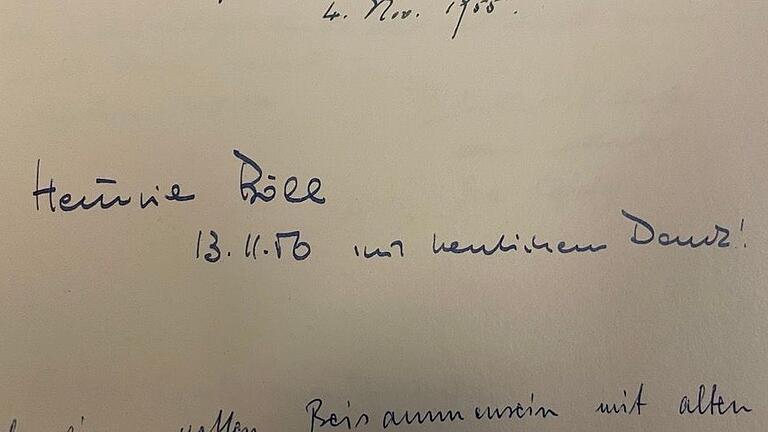 Der deutsche Schriftsteller Heinrich Böll hinterließ 1956 im Gästebuch des Verlags einen kleinen Gruß. Der deutsche Schriftsteller Heinrich Böll hinterließ 1956 im Gästebuch des Verlags einen kleinen Gruß. 