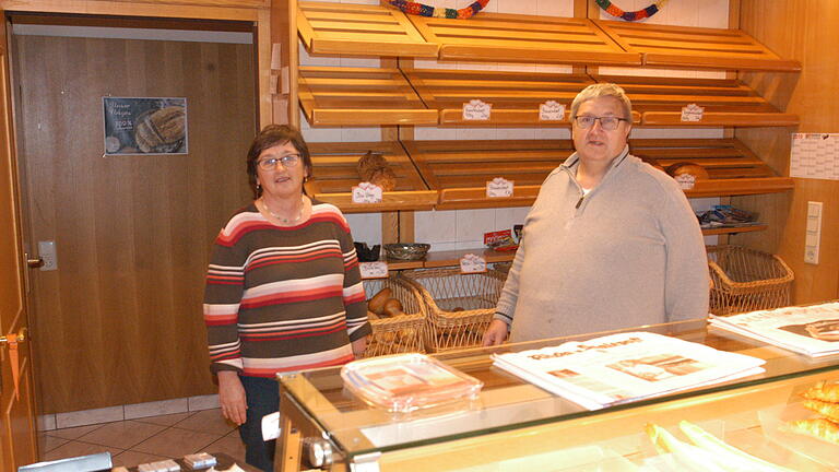 Lothar und Agnes Gernert in ihrem Bäckerladen.