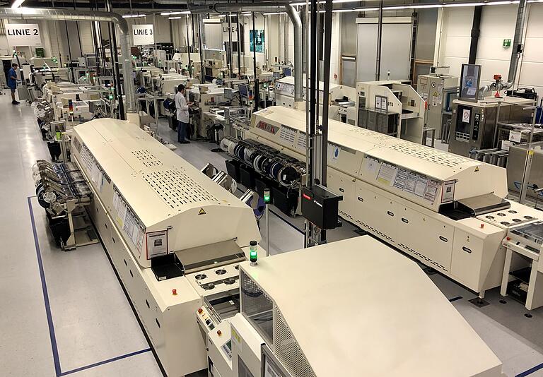 Fertigungslinien mit Bestückungsautomaten für Leiterplatten im Rexroth-Werk in Lohr-Wombach. Fertigungslinien mit Bestückungsautomaten für Leiterplatten im Rexroth-Werk in Lohr-Wombach.