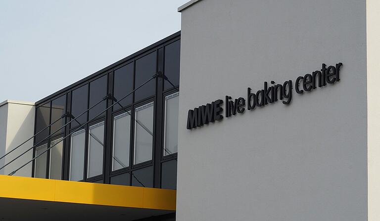 Mit Miwe sitzt auch an der Landkreisgrenze in Arnstein eines der größten Unternehmen im Kreis. Mit Miwe sitzt auch an der Landkreisgrenze in Arnstein eines der größten Unternehmen im Kreis.