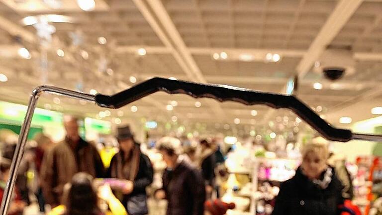 Spielzeug geht immer! Nicht nur im Kaufhof landen während der Adventszeit viele Spielwaren im Einkaufskorb. Spielzeug geht immer! Nicht nur im Kaufhof landen während der Adventszeit viele Spielwaren im Einkaufskorb.