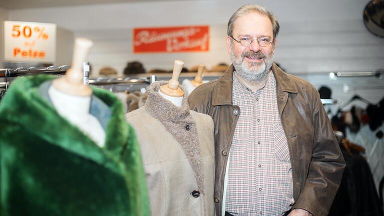 Joachim Drescher, Geschäftsführer der Firma Pelze und Leder Drescher, gibt sein Geschäft auf. 366 Jahre Firmengeschichte gehen so nun zu Ende. Joachim Drescher, Geschäftsführer der Firma Pelze und Leder Drescher, gibt sein Geschäft auf. 366 Jahre Firmengeschichte gehen so nun zu Ende. 