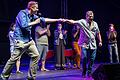 Im Rahmen des Kultursommers Schweinfurt fand die Poetry Slam 'Dichter-Schlachtschüssel' statt. Im FInale setzte sich Oliver Walter (links) durch – Manfred Manger gratuliert coronakonform.