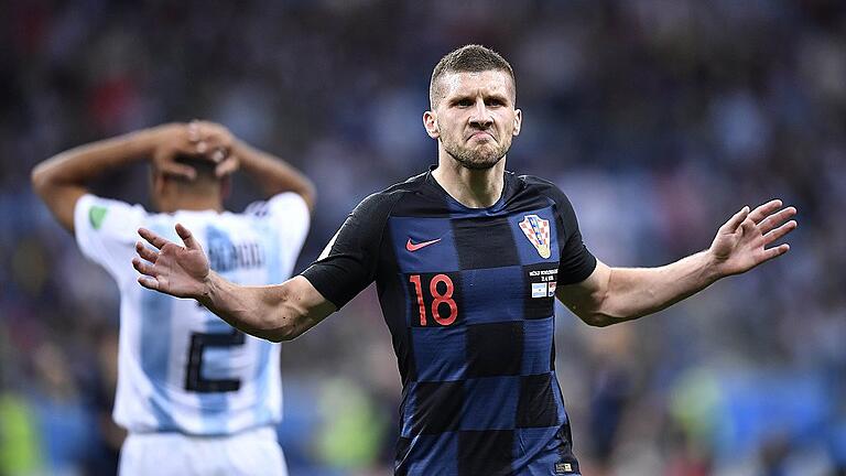 Ante Rebic       -  Geht er oder bleibt er bei Eintracht Frankfurt? Ante Rebiæ, nach seinen beiden Toren im Pokalfinale gegen Bayern München und bei der WM durch Kroatiens zweiten Platz noch mehr in den Blickpunkt gerückt, kann sich den neuen Klub wohl aussuchen.