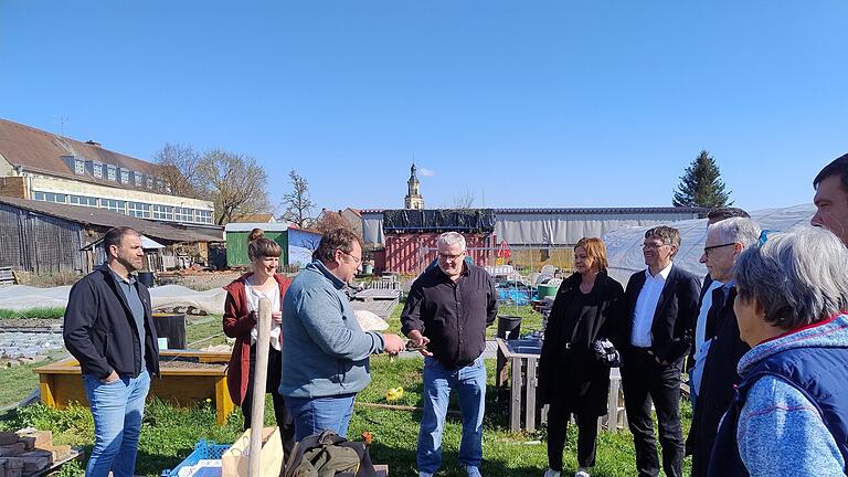 Die ILE Oberes Werntal informierte sich über die SoLaWi e.V. in Bergrheinfeld.