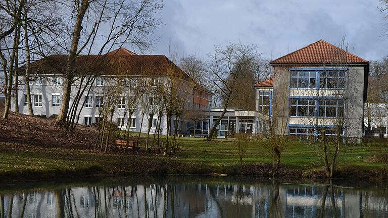 Das Franken-Landschulheim Schloss Gaibach, Blick von außen. Dort sind Gymnasium, Realschule, Tagesheim und Internat untergebracht.