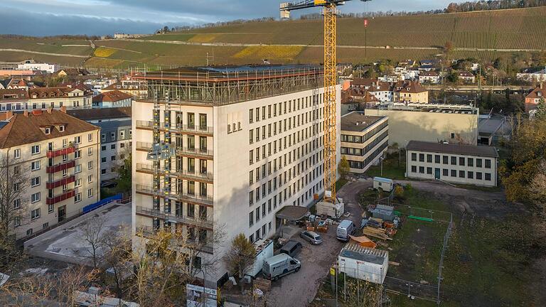 Der Würzburger Projektentwickler Beethovengruppe saniert in der Äußeren Pleich derzeit das ehemalige e.on-Hochhaus.