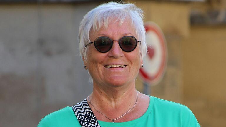 Margret Esser aus Swisttal Miel erinnert sich an die Ostertradition von früher. Margret Esser aus Swisttal Miel erinnert sich an die Ostertradition von früher.