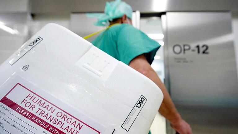 In Styropor-Behältern wie diesem werden Organe transportiert, die für eine Transplantation vorgesehen sind. In Styropor-Behältern wie diesem werden Organe transportiert, die für eine Transplantation vorgesehen sind.