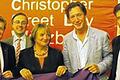 Mit Regenbogenfahne: (v.l.) OB Georg Rosenthal, Muchtar Al Ghusain, Sabine Leutheusser-Schnarrenberger, Axel Hochrein und Christian Schuchardt.