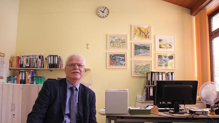 Stefan Bub leitet seit 18 Jahren das Franz-Miltenberger-Gymnasium in Bad Brückenau. Foto: Ulrike Müller - Stefan Bub leitet seit 18 Jahren das Franz-Miltenberger-Gymnasium in Bad Brückenau. Foto: Ulrike Müller Stefan Bub leitet seit 18 Jahren das Franz-Miltenberger-Gymnasium in Bad Brückenau. Foto: Ulrike Müller - Stefan Bub leitet seit 18 Jahren das Franz-Miltenberger-Gymnasium in Bad Brückenau. Foto: Ulrike Müller