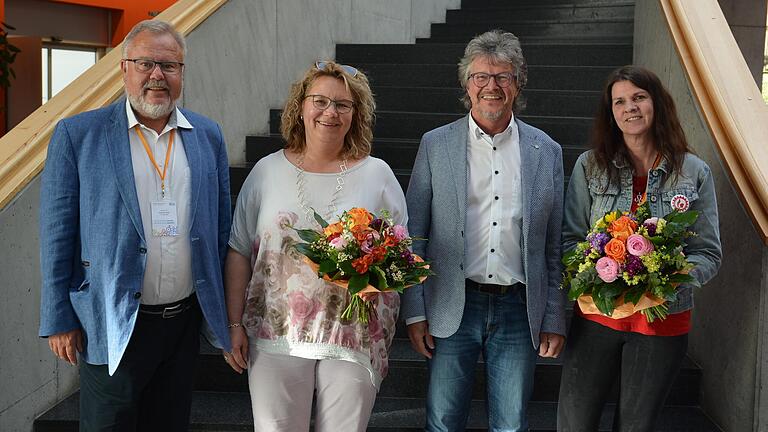 Führen den Unterfränkischen Lehrer- und Lehrerinnenverband mit über 6200 Mitgliedern: Der neue ULLV-Vorsitzende Helmut Schmid und seine Stellvertreterinnen Julia Schuck und Ingrid Otto (rechts). Schmid tritt die Nachfolge von Gerhard Bleß (links) an.