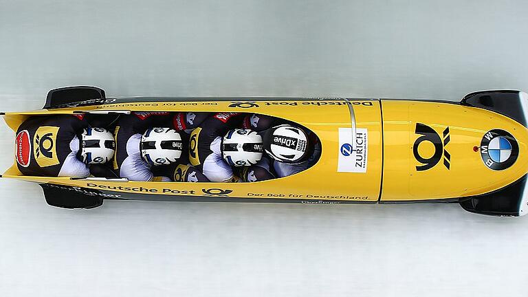 Wintersport Bob       -  Gelingt in Kanada die Titelverteidigung? 2017 raste der Mainbernheimer Anschieber Christian Rasp (hinten) mit Pilot Johannes Lochner am Königssee zum WM-Titel (unser Bild). Damals mit im Schlitten: Matthias Kagerhuber (Zweiter von rechts) und Joshua Blum.