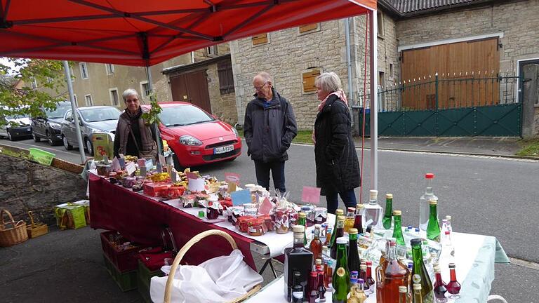 Der traditionelle Spinnrädlesmarkt zog zahlreiche Besucher in den kleinen Giebelstädter Ortsteil Herchsheim.