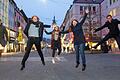 Sebastian Ortler, Mirjam Fließer, Mara Ortler, Anna Fiedler und  Ingo Fließer (von rechts) haben sich vorgenommen, das Weihnachtsfest in Würzburg zu retten.