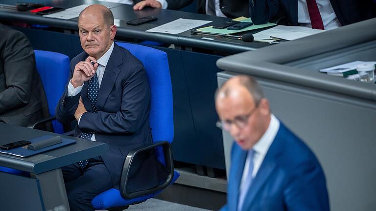 Bundestag - Bundeskanzler Scholz und Oppositionsführer Merz: Gibt es eine Verständigung über einen Neuwahltermin? Bundestag - Bundeskanzler Scholz und Oppositionsführer Merz: Gibt es eine Verständigung über einen Neuwahltermin?