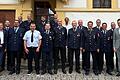 Ehrungen bei den Freiwilligen Feuerwehren im Markt Stadtlauringen (von links): Bürgermeister Friedel Heckenlauer, KBM Philip Schubert, Stefan Saar, Thomas Bauer, Ansgar Gock, Sebastian Müller, Thomas Derleth, Daniel Bulheller, Michael Heusinger, Jochen Hümpfner, Matthias Reß, Alfons Keck, Robert Hornung, Stefan Hepp, KBI Florian Zippel, Michael Memmel, KBR Holger Strunk und Landrat Florian Töpper.