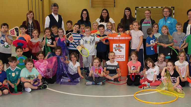 Gute Laune herrschte bei der Auftaktveranstaltung zum Gesundheits- und Präventionsprogramm 'fit4future' an der Grundschule Gerolzhofen-Oberschwarzach in der Zweifachsporthalle am Lülsfelder Weg.