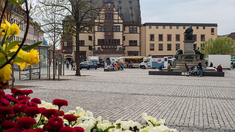 300 Beschäftigte des Finanzamts München sollen ihre Arbeit künftig in Schweinfurt aufnehmen. Finanzminister Albert Füracker nennt heute Details der Behördenverlagerung. 300 Beschäftigte des Finanzamts München sollen ihre Arbeit künftig in Schweinfurt aufnehmen. Finanzminister Albert Füracker nennt heute Details der Behördenverlagerung.