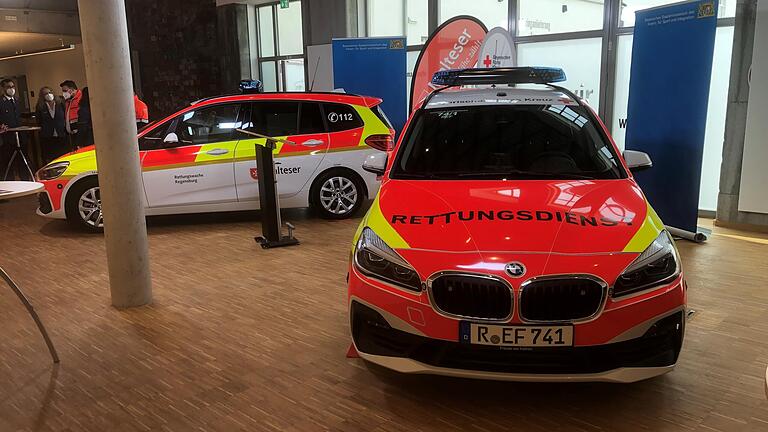 In Regensburg läuft das Pilotprojekt mit Rettungseinsatzfahrzeugen (REF) schon, bald könnte auch Würzburg mit von der Partie sein. In Regensburg läuft das Pilotprojekt mit Rettungseinsatzfahrzeugen (REF) schon, bald könnte auch Würzburg mit von der Partie sein.