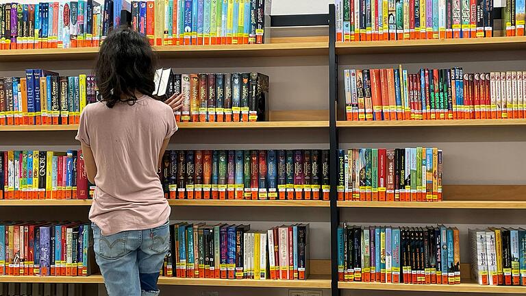 Lesen, Spielen, Lernen: Das können Kinder und Jugendliche in den verschiedenen Stadt- und Gemeindebücherein der Rhön-Landkreise. Lesen, Spielen, Lernen: Das können Kinder und Jugendliche in den verschiedenen Stadt- und Gemeindebücherein der Rhön-Landkreise.