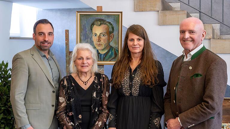 Die Gedächtnisausstellung für Kunstmaler Willi Lemm eröffneten (von links) Bürgermeister Michael Werner, Ingrid Lemm-Erhard, Ingrun Kiel und Landrat Thomas Habermann. Die Gedächtnisausstellung für Kunstmaler Willi Lemm eröffneten (von links) Bürgermeister Michael Werner, Ingrid Lemm-Erhard, Ingrun Kiel und Landrat Thomas Habermann. 