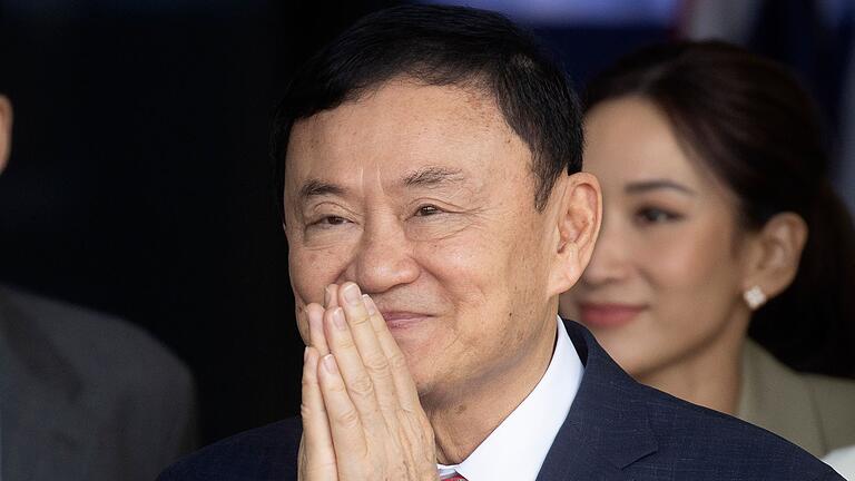 Ehemaliger thailändischer Ministerpräsident Thaksin       -  Der Milliardär Thaksin Shinawatra, Vater der neuen Regierungschefin, gilt als einflussreicher Strippenzieher. (Archivbild)