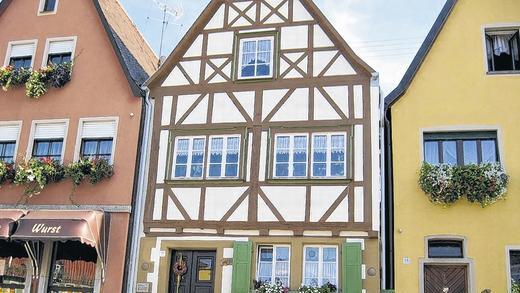 Erstrahlt in altem Glanz: Im renovierten Fachwerkhaus am Auber Marktplatz leben jetzt mehrere Generationen der Eigentümerfamilie. Erstrahlt in altem Glanz: Im renovierten Fachwerkhaus am Auber Marktplatz leben jetzt mehrere Generationen der Eigentümerfamilie.