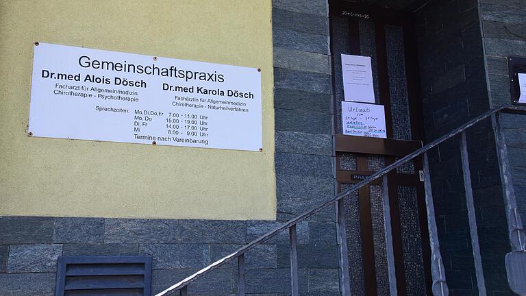 Die Allgemeinarztpraxis von Dr. Alois und Karola Dösch in Werneck wird ab Oktober vom "Hausärztlichen MVZ Mainfranken" fortgeführt. Die Allgemeinarztpraxis von Dr. Alois und Karola Dösch in Werneck wird ab Oktober vom "Hausärztlichen MVZ Mainfranken" fortgeführt.