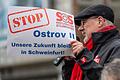 Die geplante Erweiterung des ZF-Standorts im tschechischen Ostrov schlägt hohe Wellen bei der Belegschaft in Schweinfurt. Im Bild: IG Metall Gewerkschaftssekretär Matthias Gebhardt bei seiner Rede auf der Kundgebung am Dienstag in Schweinfurt.